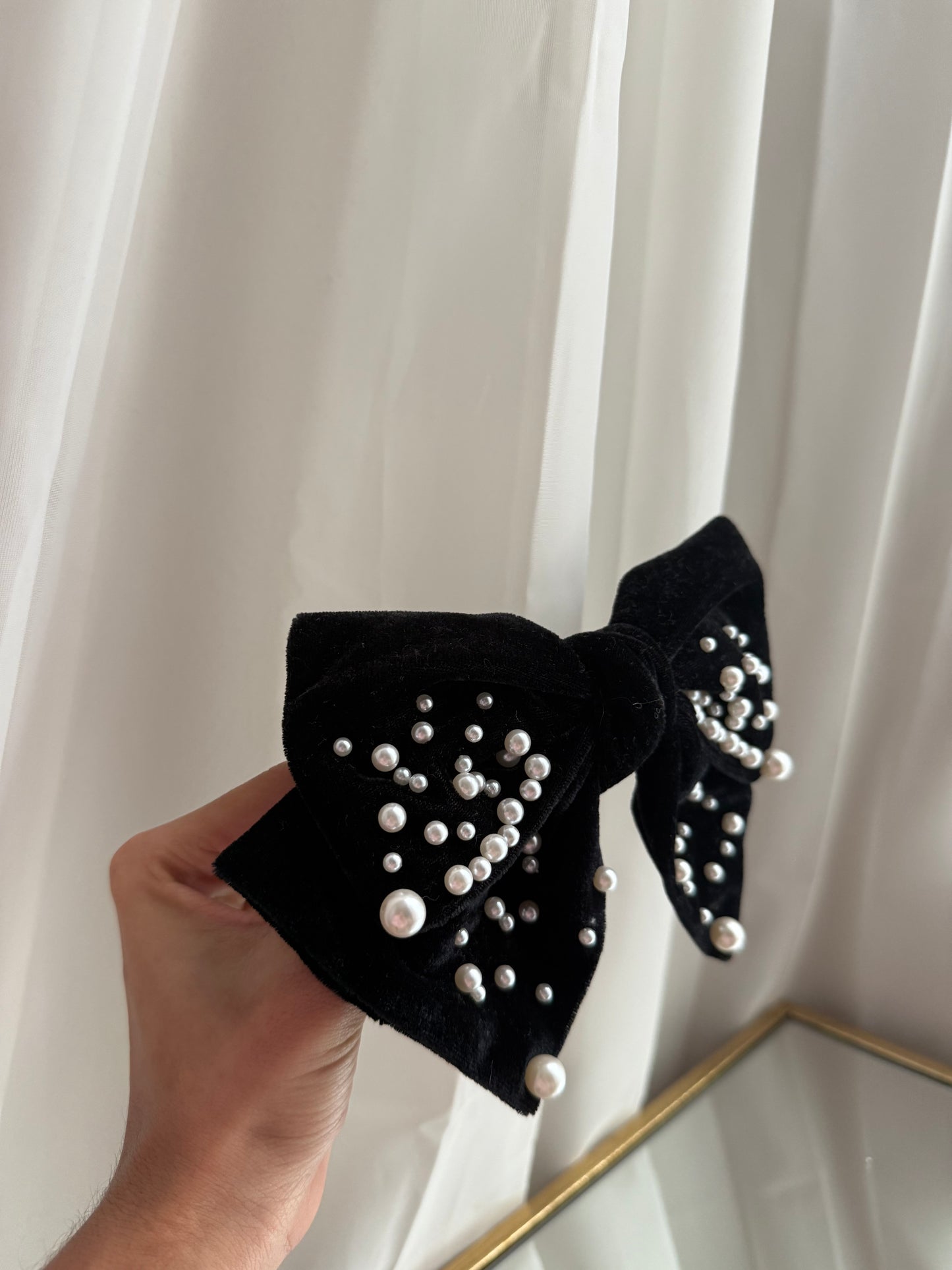 Black Velvet Pearl Bow