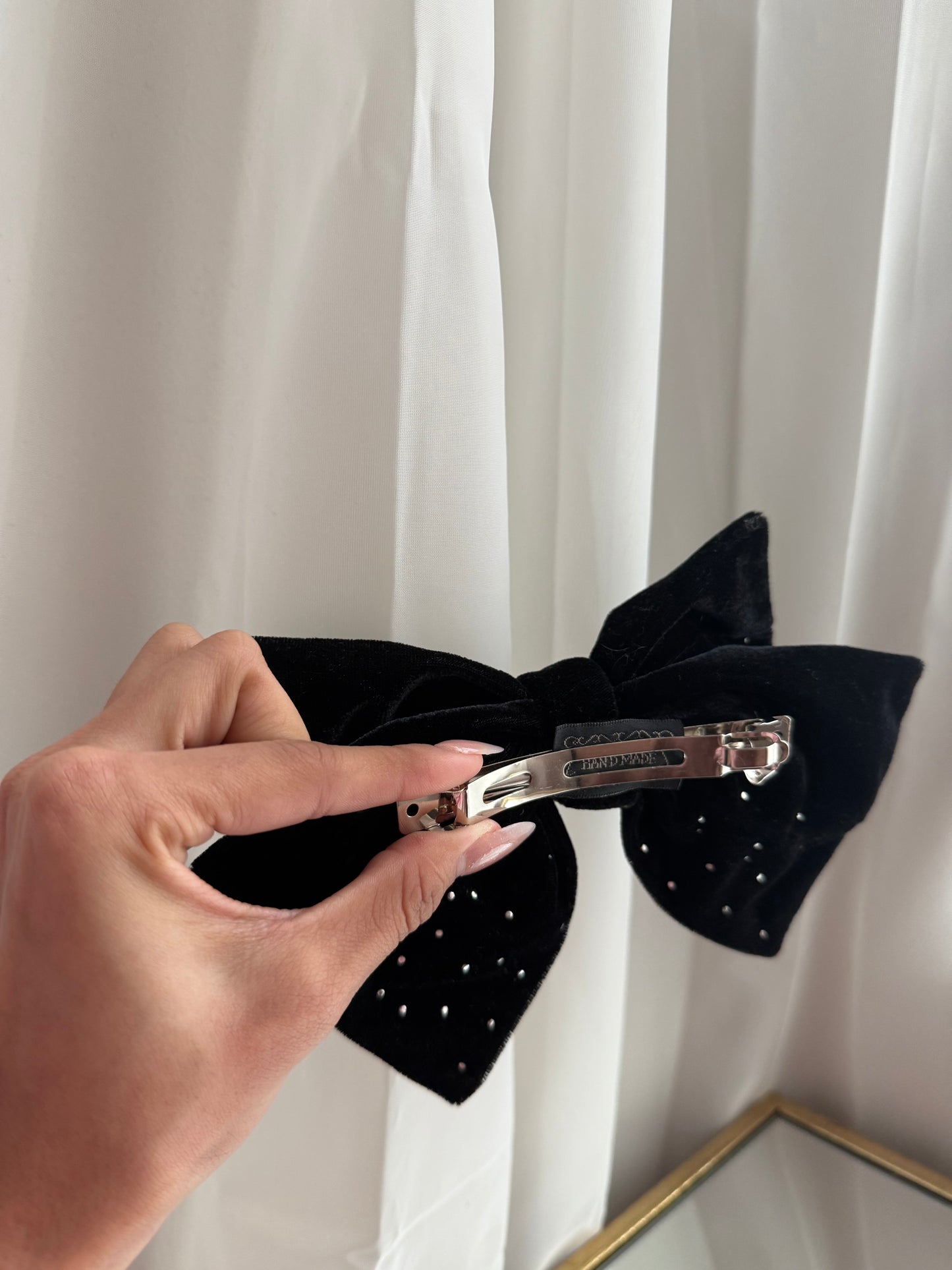 Black Velvet Pearl Bow