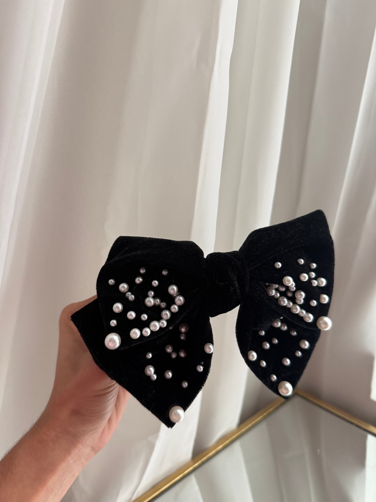 Black Velvet Pearl Bow