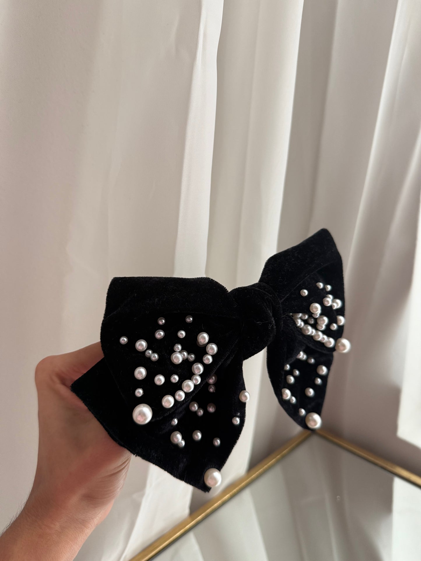 Black Velvet Pearl Bow